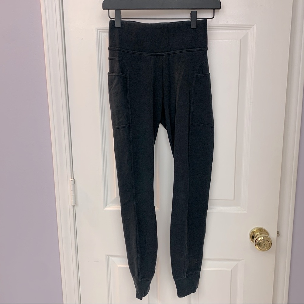 NIKE Pocketed Fitted Jogger Size Small